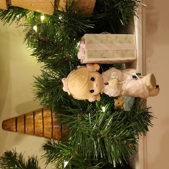 GIRL-Enesco Precious Moments stocking holder - Picture 3 of 10